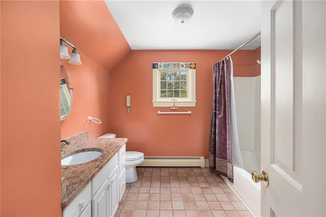 $870,000 | 184 Field Stone Lane, Tiverton, RI 02878