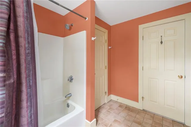 $870,000 | 184 Field Stone Lane, Tiverton, RI 02878