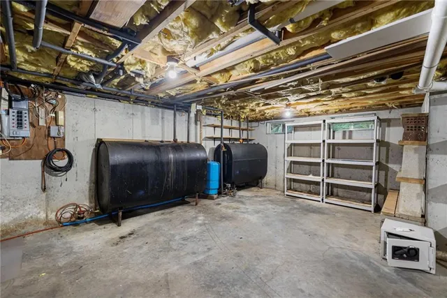 $870,000 | 184 Field Stone Lane, Tiverton, RI 02878