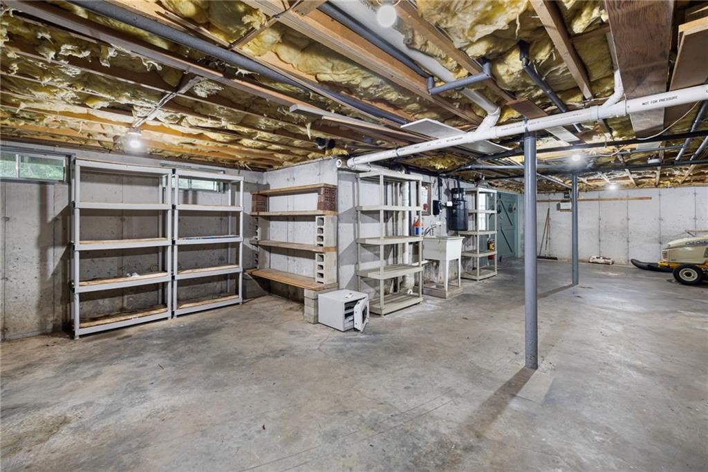 184 Field Stone Lane Tiverton, RI 02878 - Photo 34 of 40