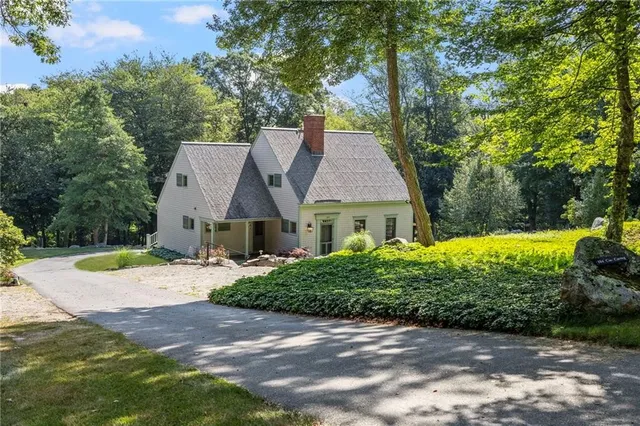 $870,000 | 184 Field Stone Lane, Tiverton, RI 02878