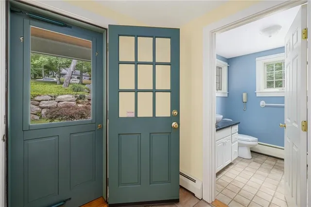 $870,000 | 184 Field Stone Lane, Tiverton, RI 02878