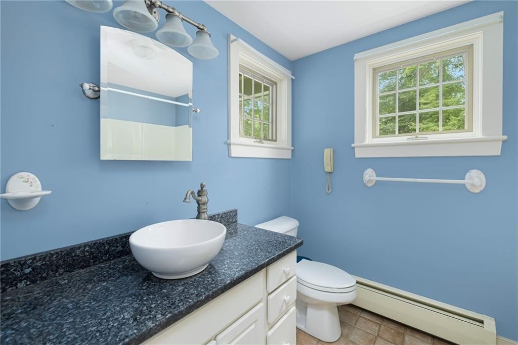 184 Field Stone Lane Tiverton, RI 02878 - Photo 5 of 40