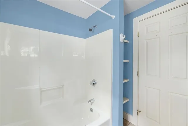 $870,000 | 184 Field Stone Lane, Tiverton, RI 02878