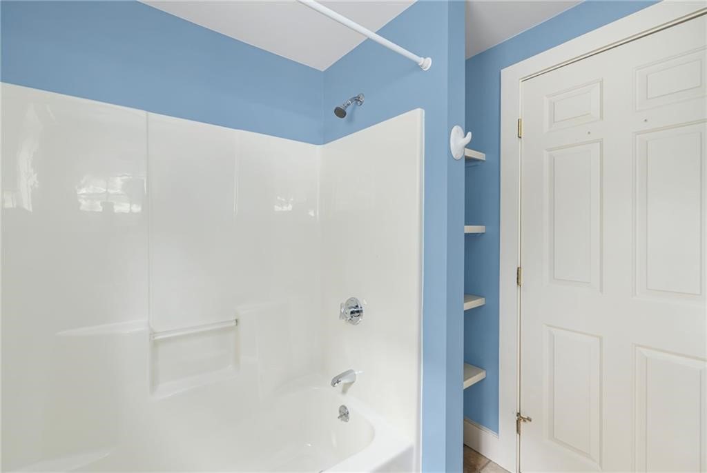 184 Field Stone Lane Tiverton, RI 02878 - Photo 6 of 40