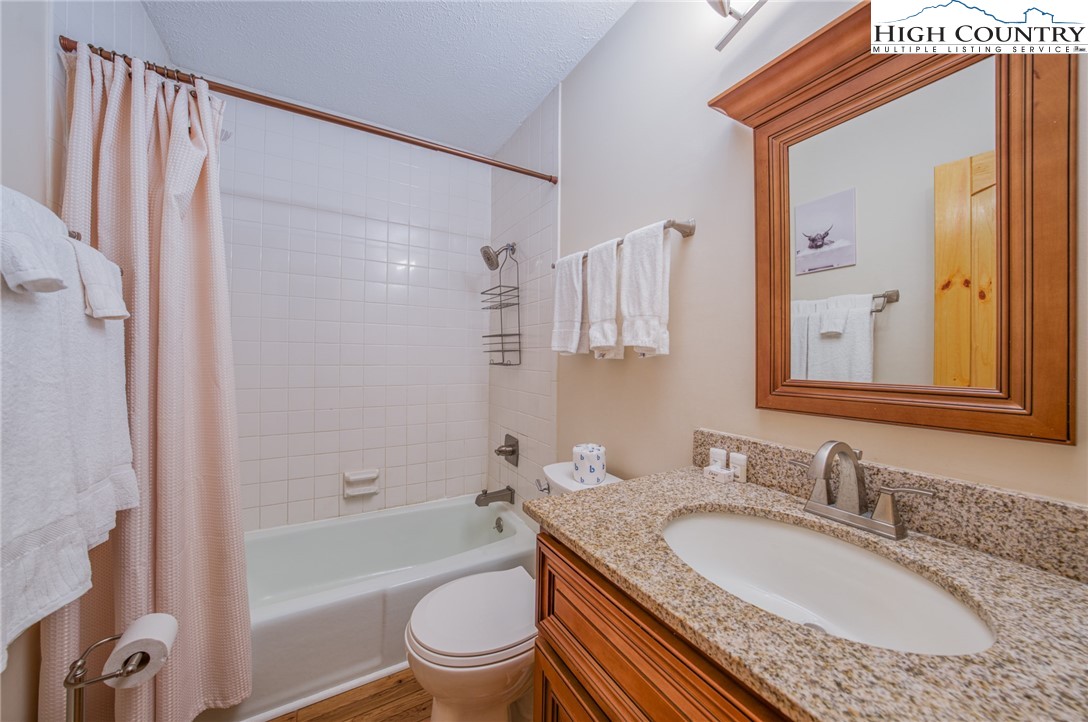149 Slope View Road, Unit A3 Sugar Mountain, NC 28604 - Photo 15 of 36 Gallery Image 15