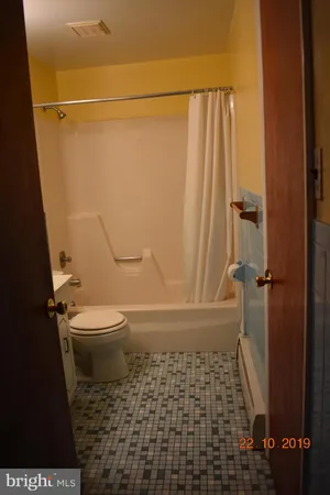 $1,950 | 138 West Market Street, Unit 1REAR, West Chester, PA 19382