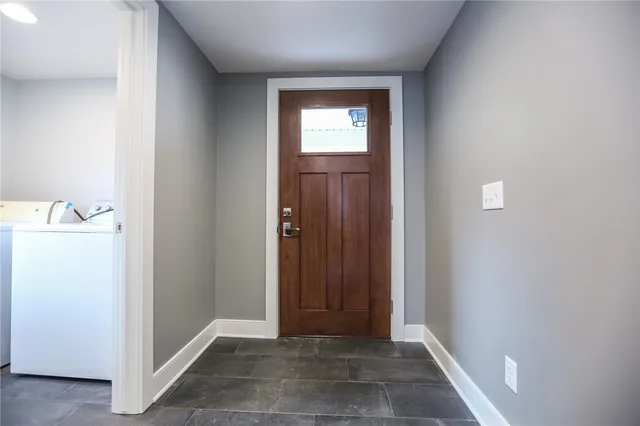 $3,900 | 1370 Bay Shore Boulevard, Irondequoit, NY 14609