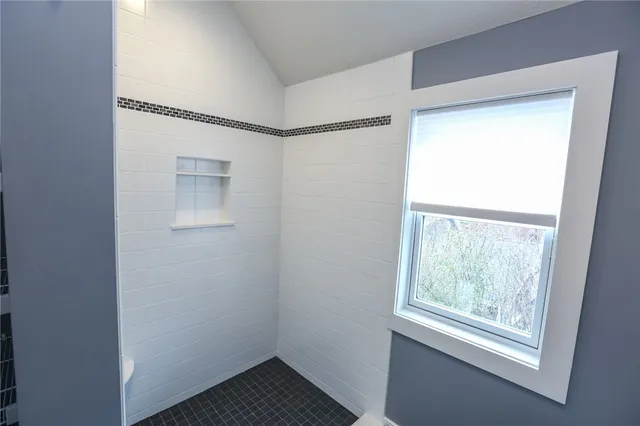 $3,900 | 1370 Bay Shore Boulevard, Irondequoit, NY 14609