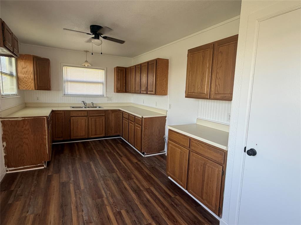 1346 Polk Road Bowie, TX 76230 - Photo 11 of 37