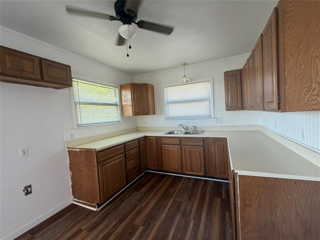 1346 Polk Road Bowie, TX 76230 - Photo 13 of 37