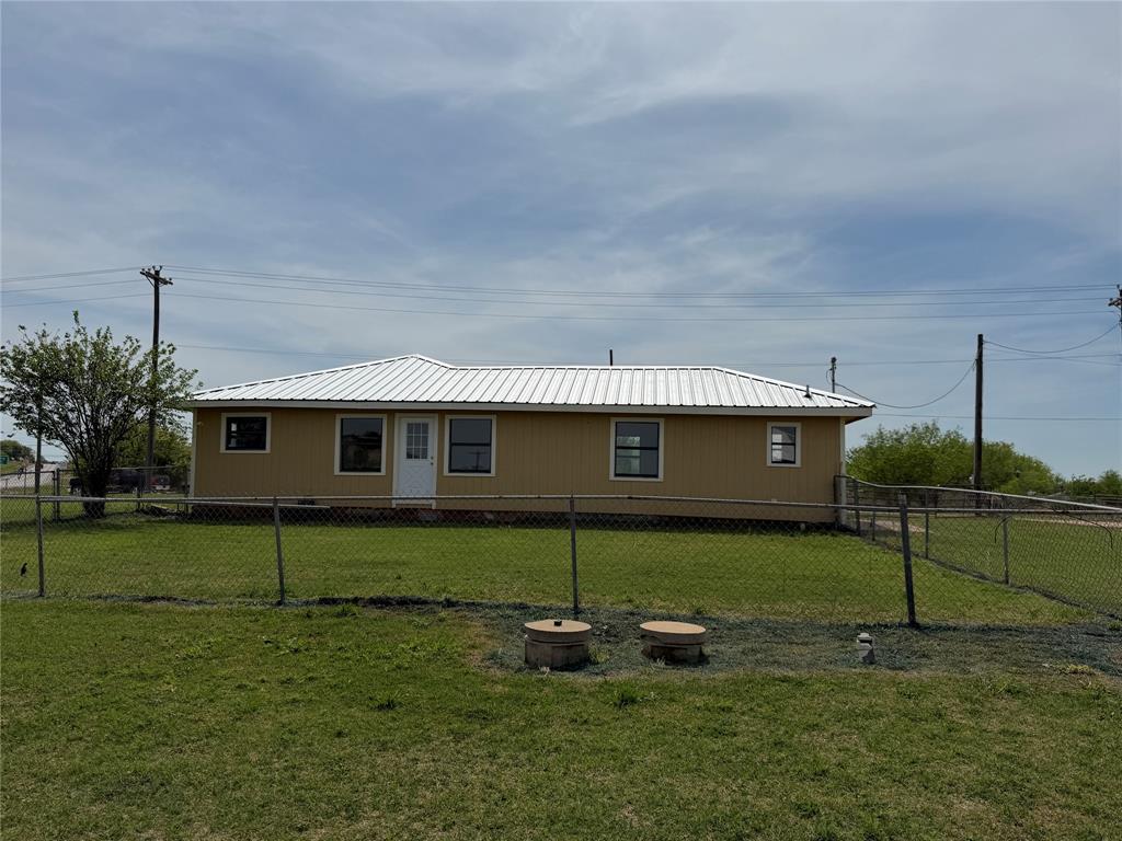 1346 Polk Road Bowie, TX 76230 - Photo 27 of 37