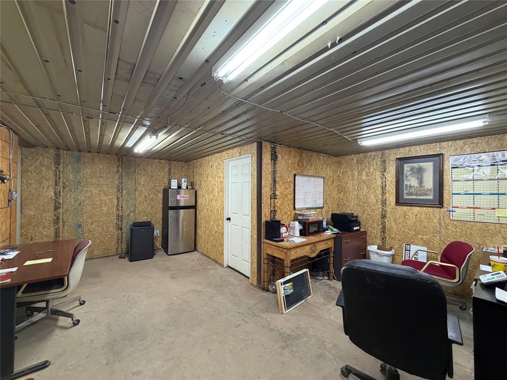 1346 Polk Road Bowie, TX 76230 - Photo 32 of 37