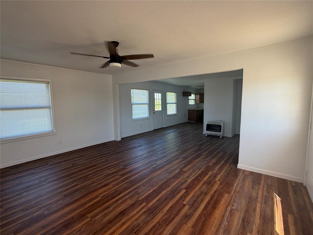 1346 Polk Road Bowie, TX 76230 - Photo 8 of 37