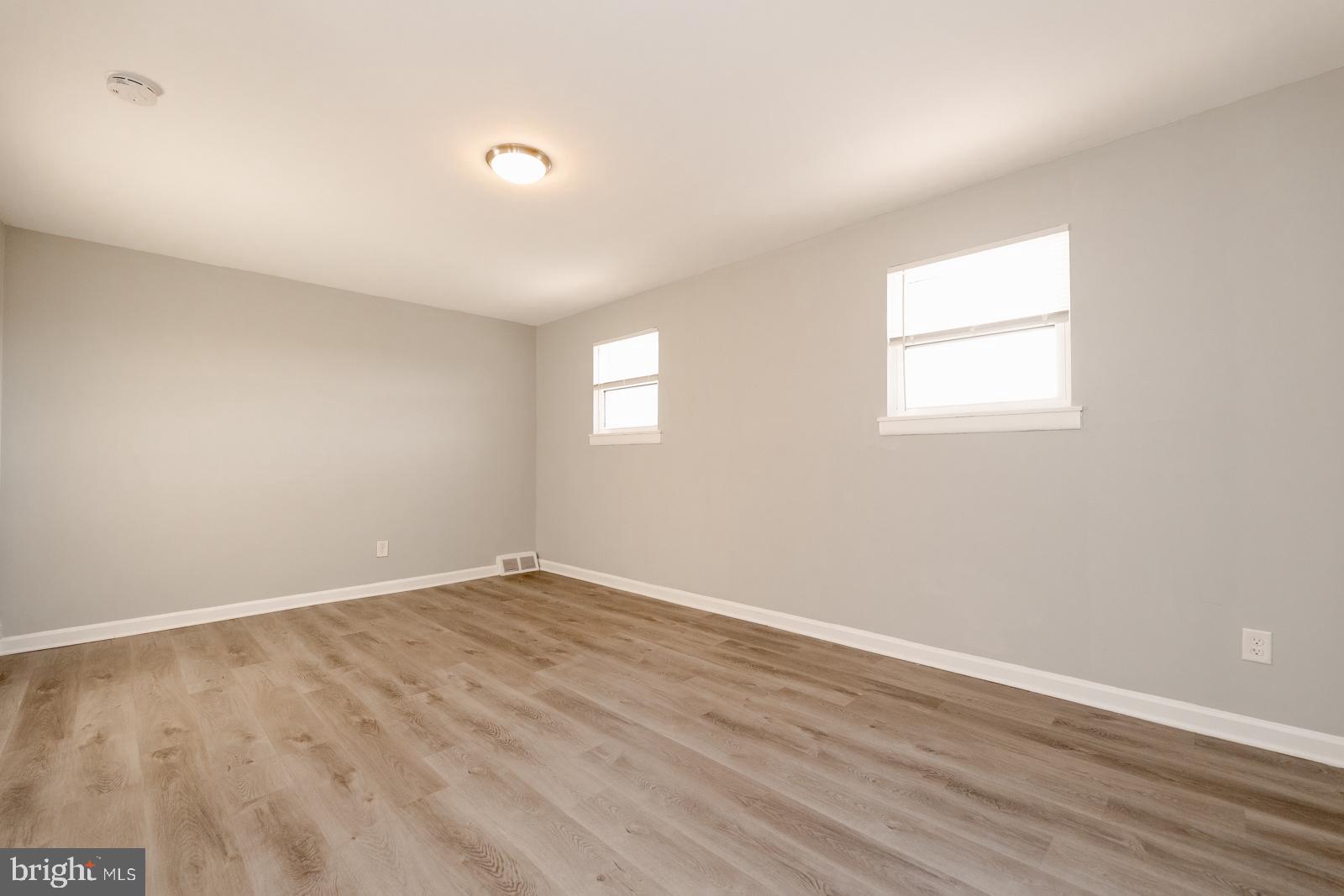 3355 Fairdale Road Philadelphia, PA 19154 - Photo 19 of 48