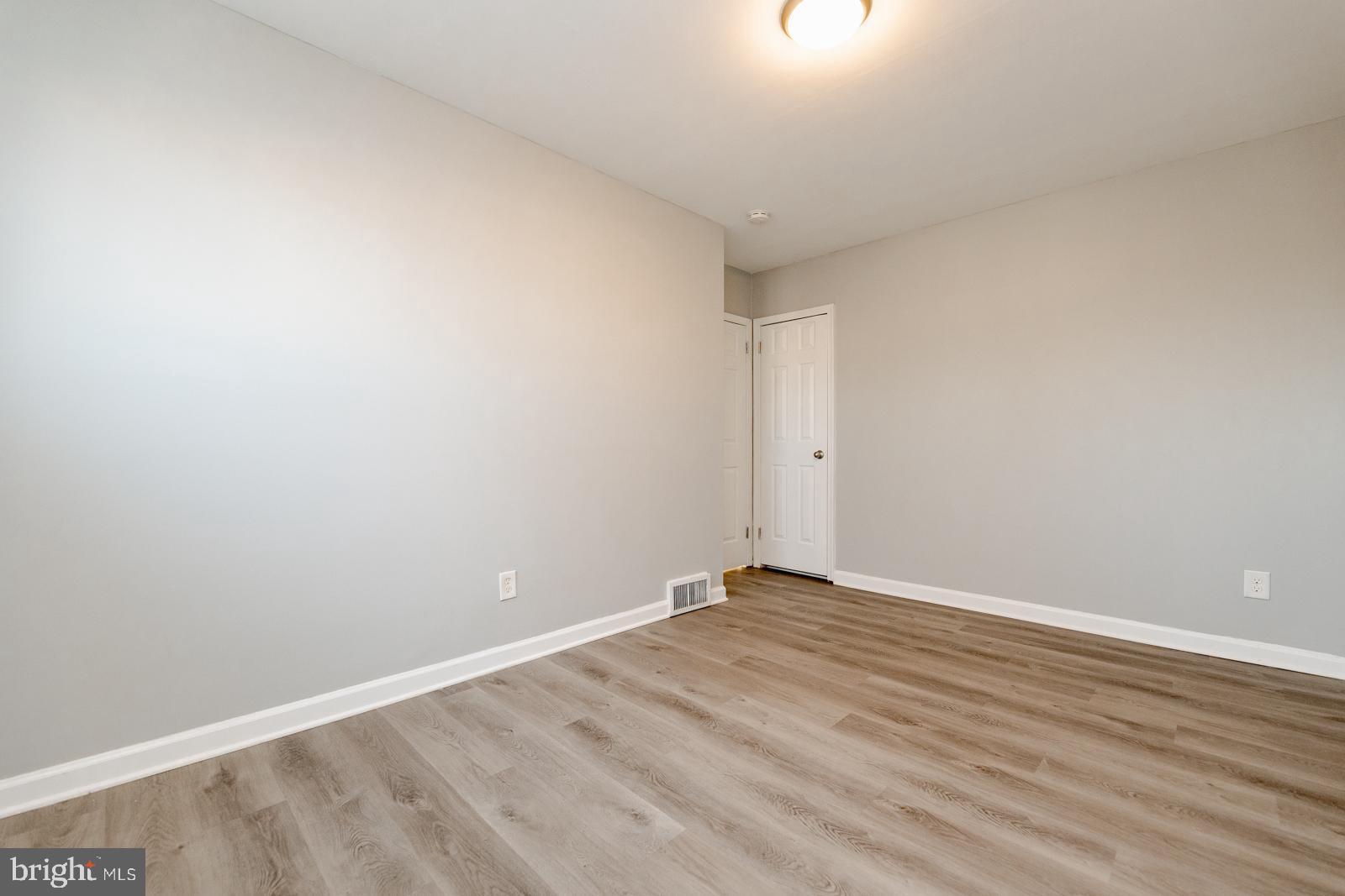 3355 Fairdale Road Philadelphia, PA 19154 - Photo 32 of 48