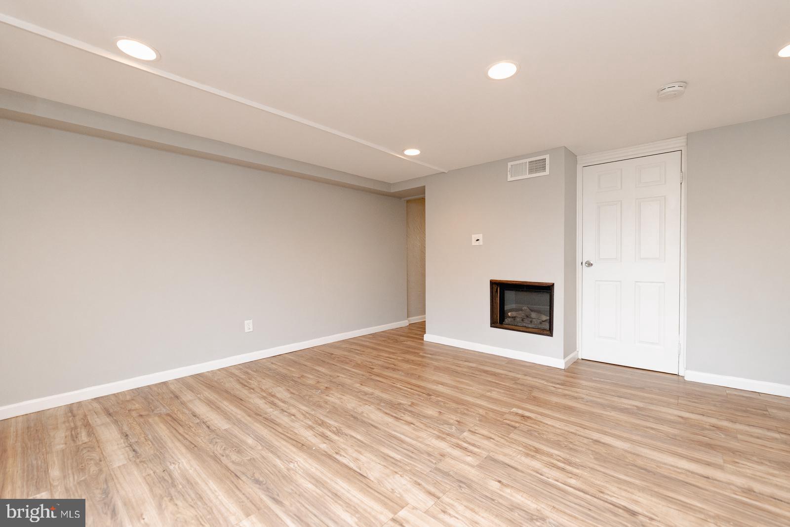 3355 Fairdale Road Philadelphia, PA 19154 - Photo 39 of 48