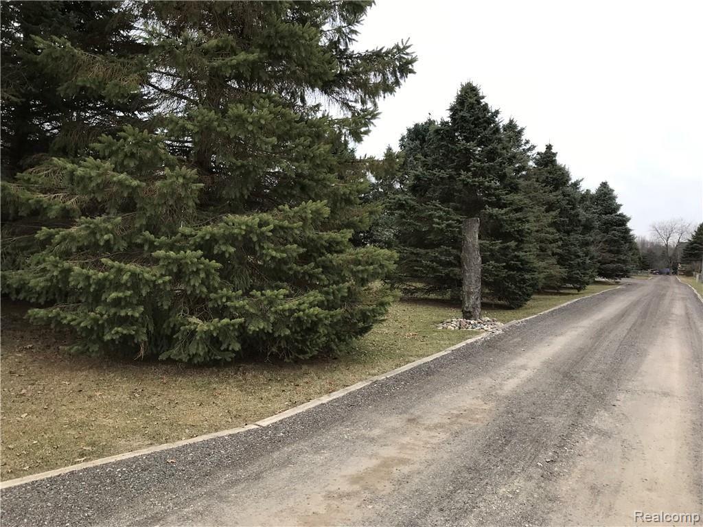 2554 Crooked Lake Road Howell, MI 48843 - Photo 41 of 44 Road access to home.