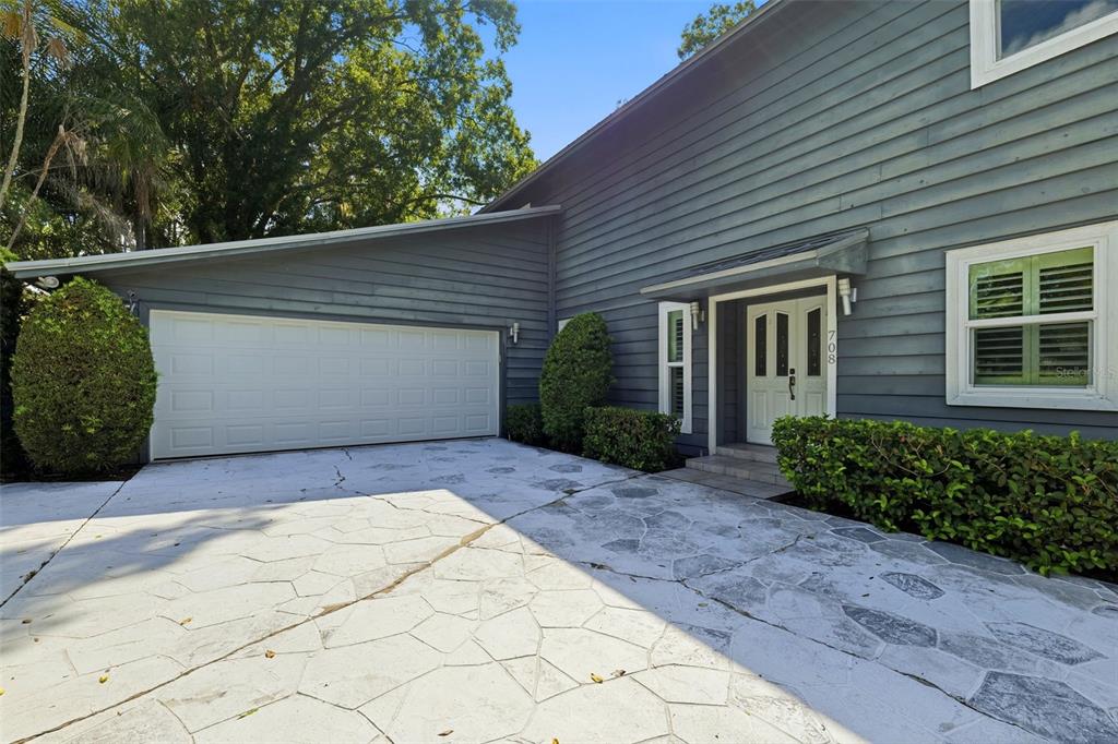 708 Warren Road Lutz, FL 33548 - Photo 4 of 65