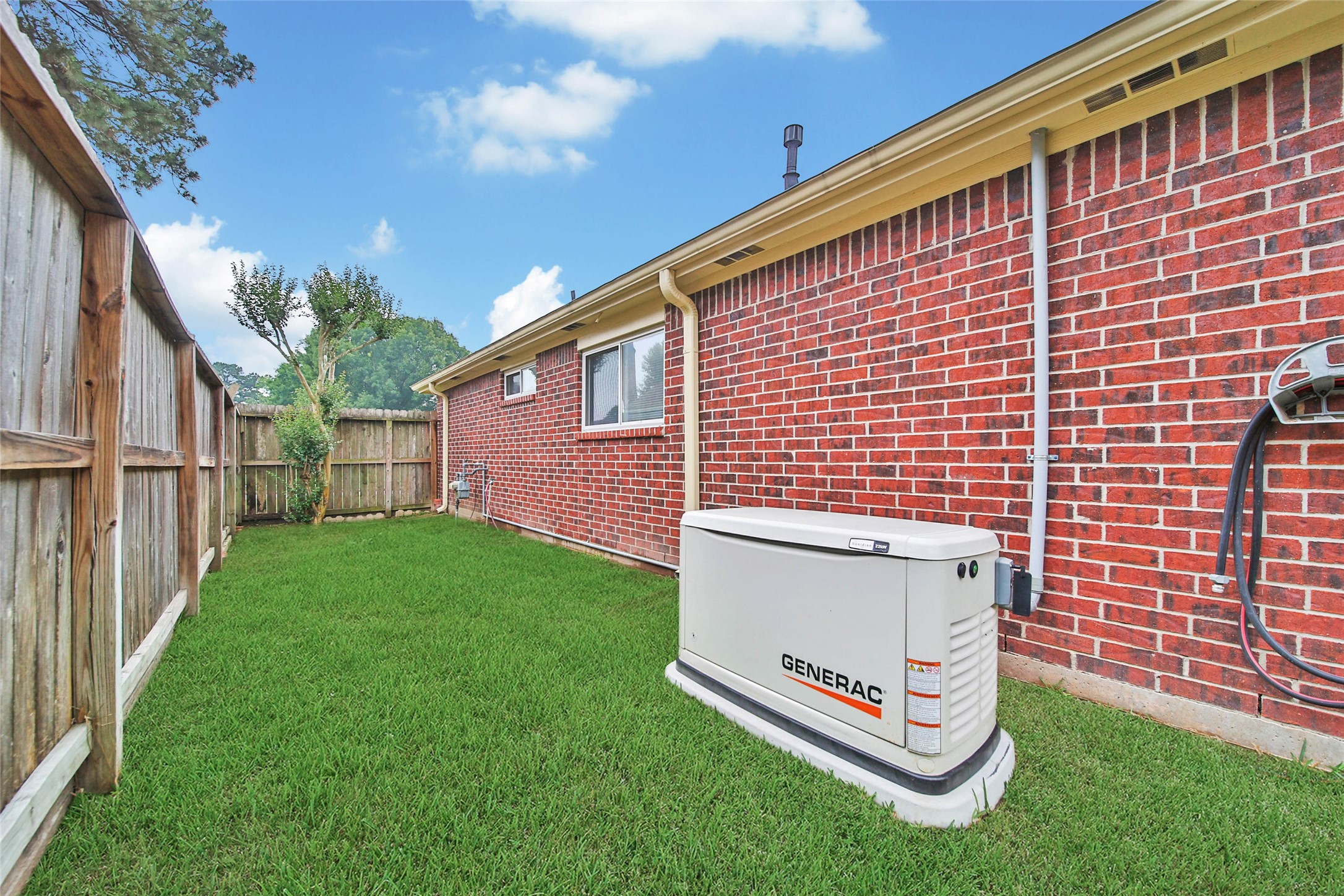5010 Cupids Bower Court Spring, TX 77388 - Photo 37 of 40 a view of a backyard with white door