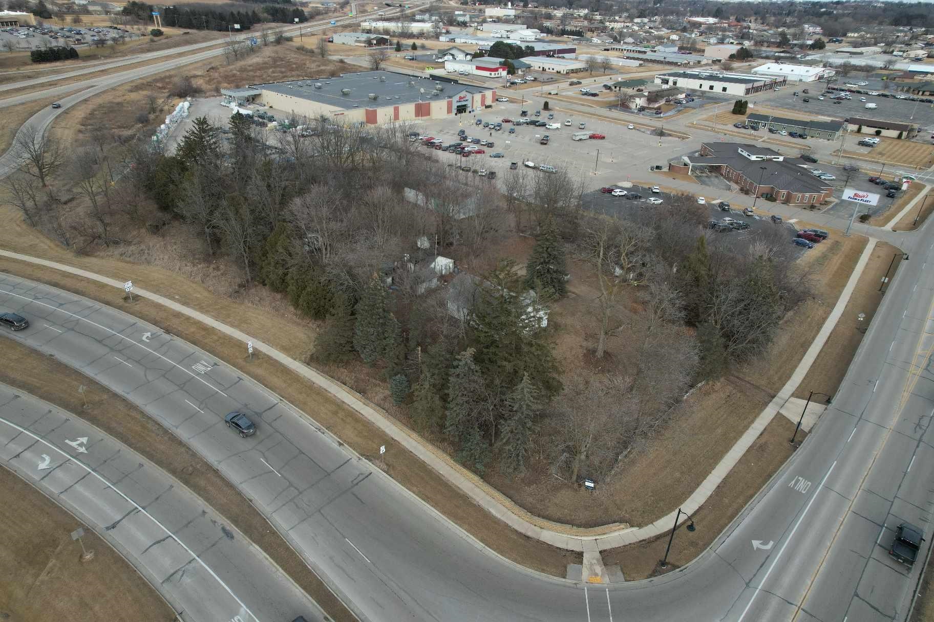 507 West 8th Street Monroe, WI 53566 - Photo 2 of 12