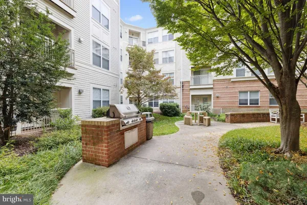 $2,800 | 2765 Centerboro Drive, Unit 159, Vienna, VA 22181