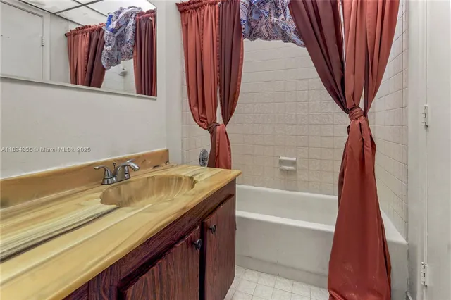 $1,100 | Inverrary, Lauderhill, FL 33319