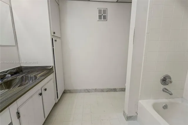 $1,100 | Inverrary, Lauderhill, FL 33319