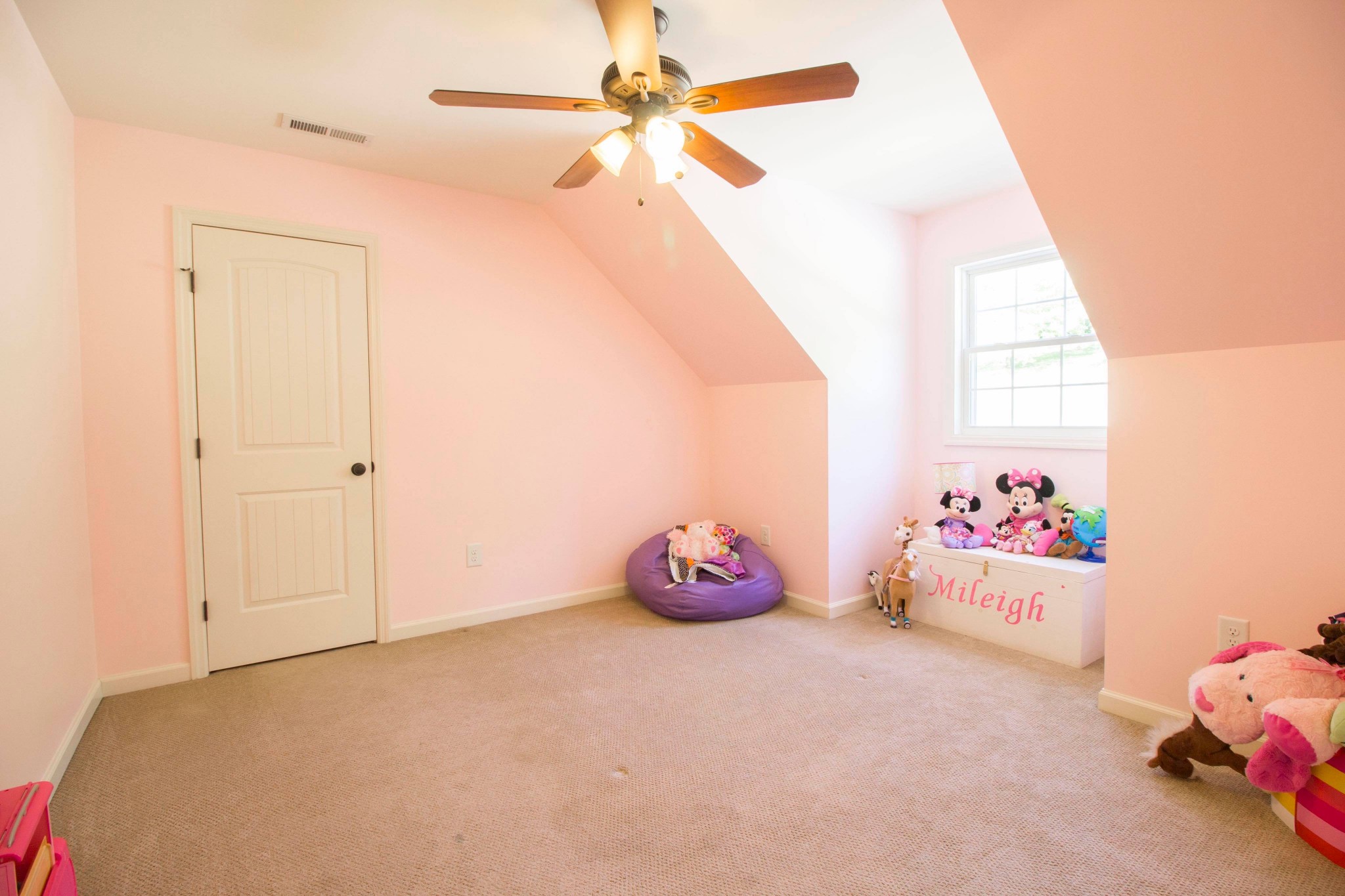 57 Lakeside Drive Carthage, TN 37030 - Photo 31 of 34 a room with toys and a chandelier