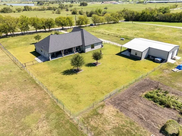 $689,000 | 7739 Borth Road, Sanger, TX 76266