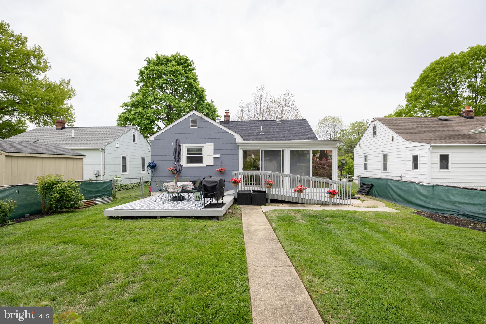 913 Aldon Road Claymont, DE 19703 - Photo 25 of 26 a front view of house with yard and green space