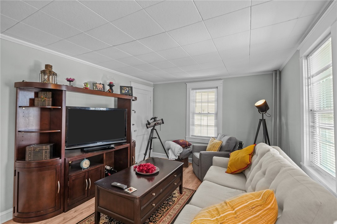 32 Houston Avenue Newport, RI 02840 - Photo 14 of 47