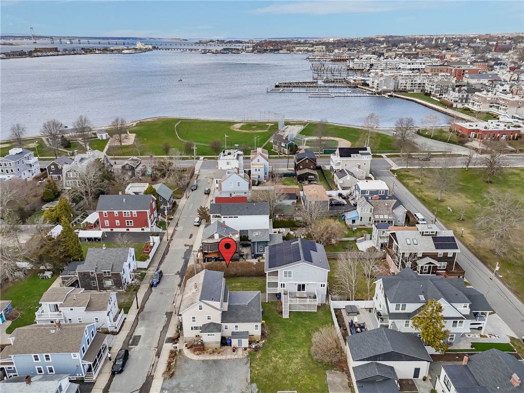 32 Houston Avenue Newport, RI 02840 - Photo 3 of 47