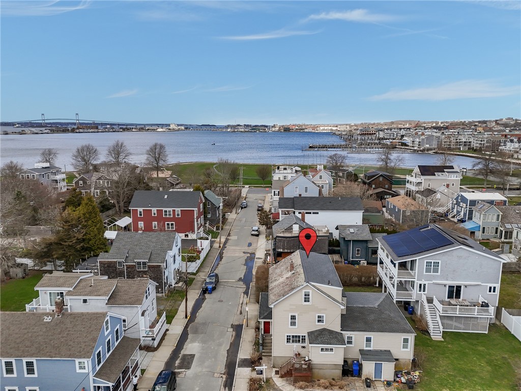 32 Houston Avenue Newport, RI 02840 - Photo 7 of 47
