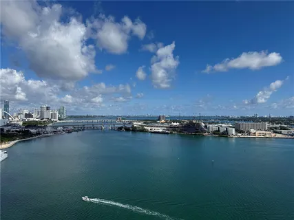 $1,050,000 | 848 Brickell Key Drive, Unit 2502, Miami, FL 33131