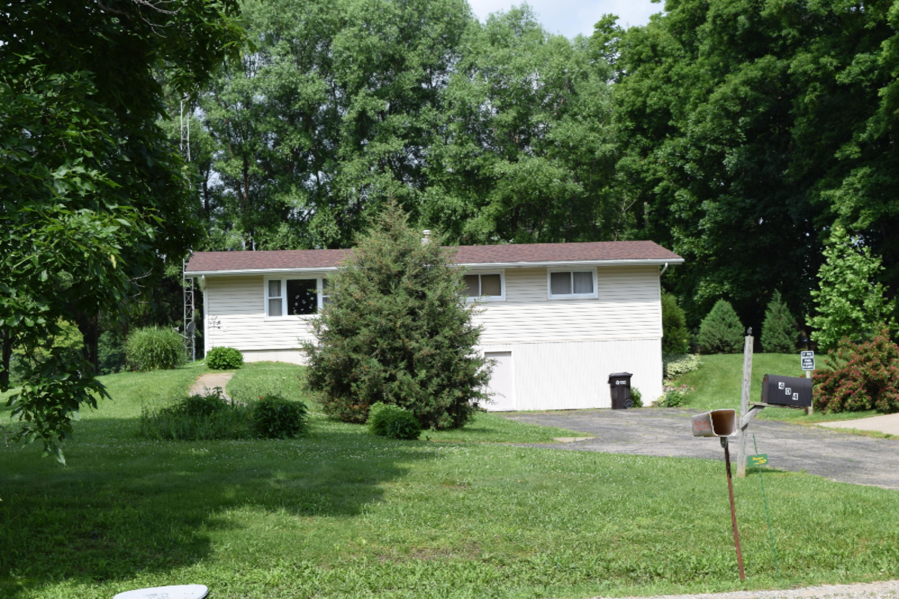 404 South Angola Road Coldwater, MI 49036 - Photo 2 of 16 DSC_0328