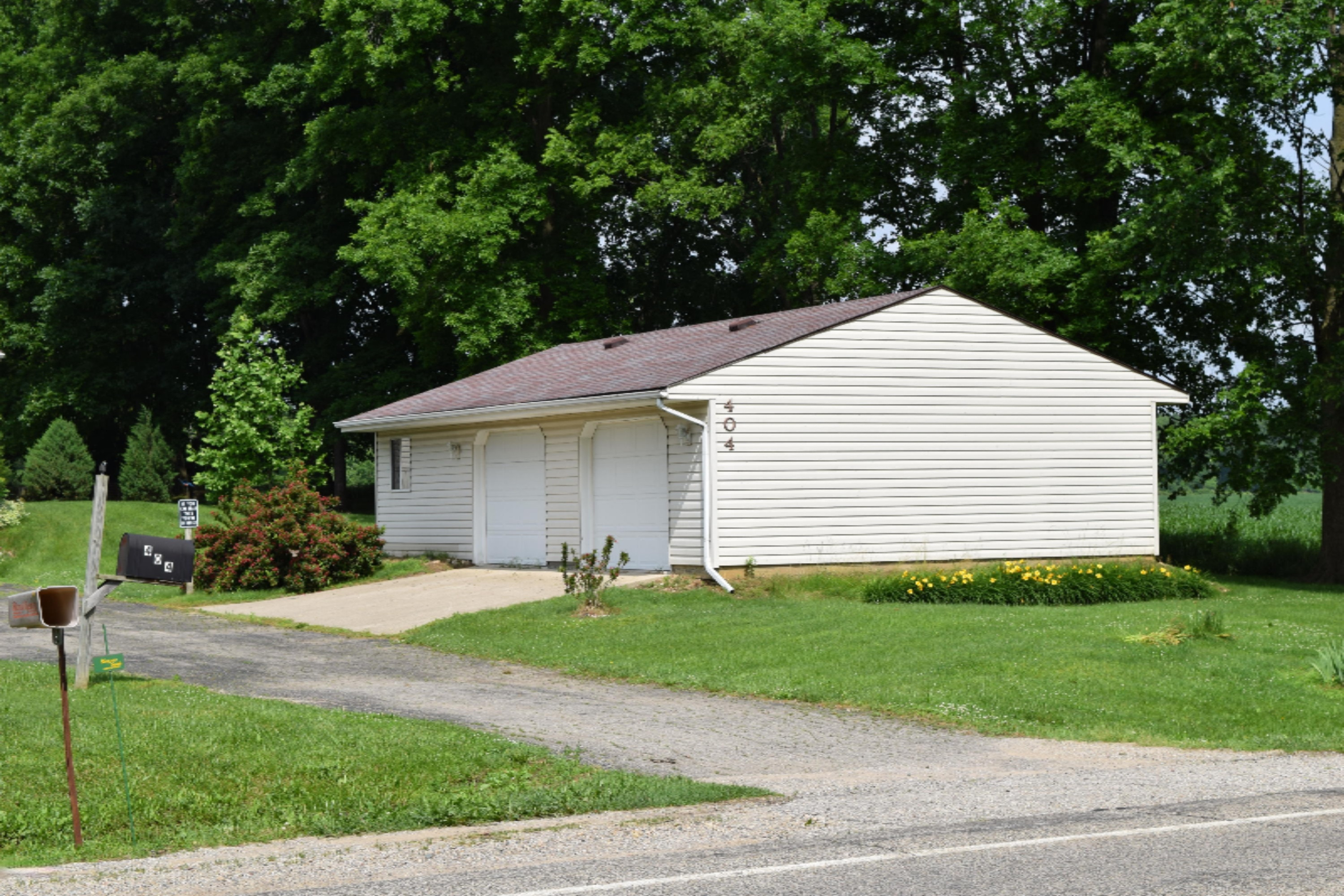404 South Angola Road Coldwater, MI 49036 - Photo 6 of 16 DSC_0329