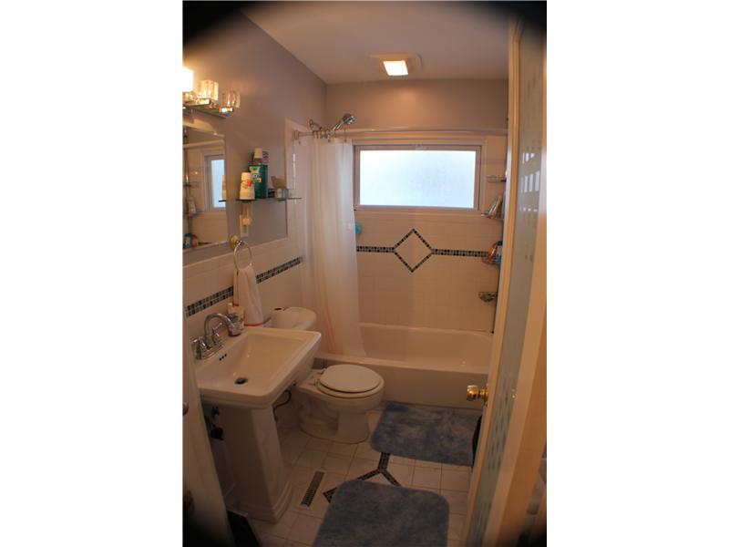 103 Rural Drive Butler, PA 16001 - Photo 12 of 17 Full Bath.