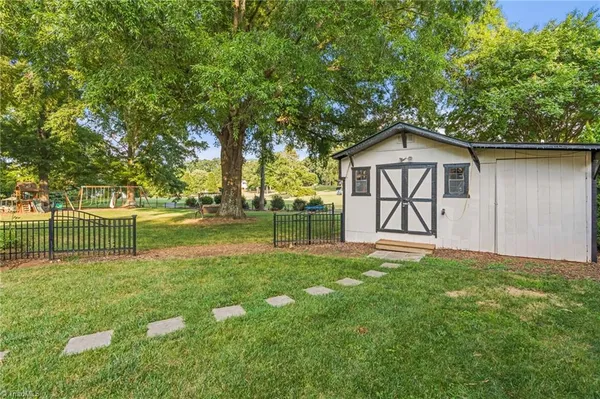 $699,900 | 223 Ivy Circle, Advance, NC 27006