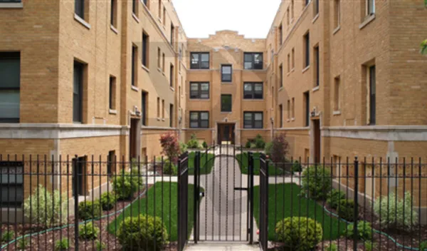 $1,895 | 2615 North Spaulding Avenue, Unit 3E, Chicago, IL 60647