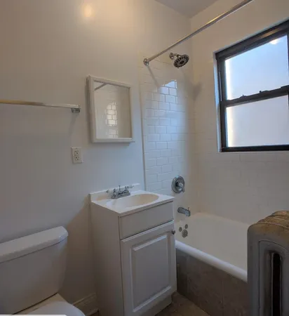 $1,895 | 2615 North Spaulding Avenue, Unit 3E, Chicago, IL 60647