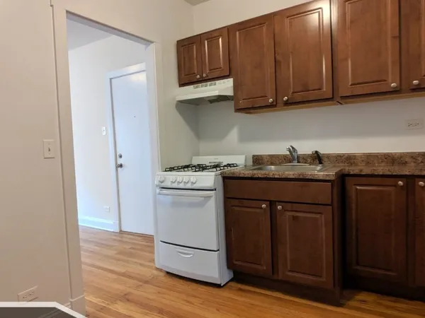 $1,895 | 2615 North Spaulding Avenue, Unit 3E, Chicago, IL 60647