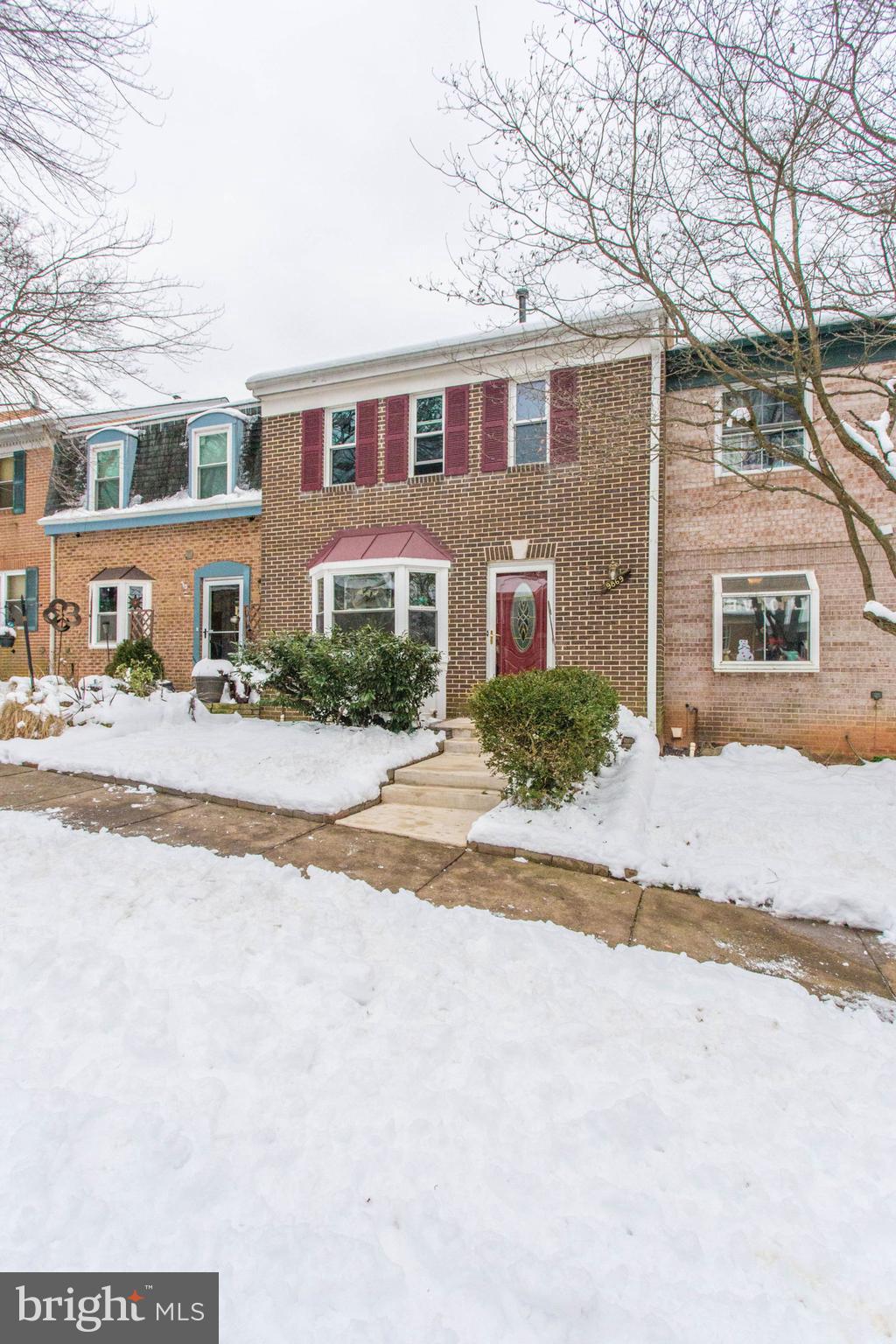 9869 Lakepointe Drive Burke, VA 22015 - Photo 2 of 30 Gorgeous townhouse in Fairfax County