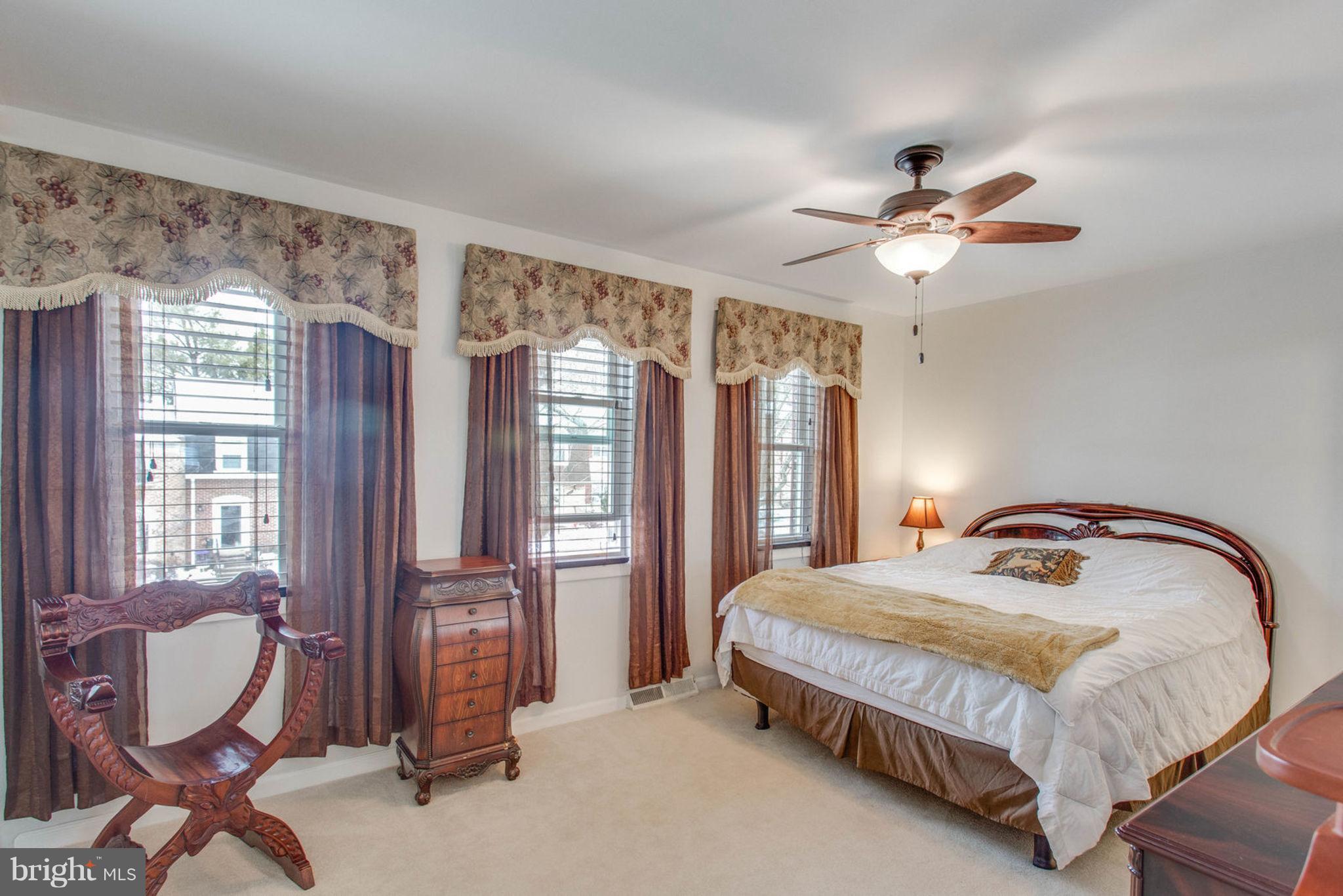 9869 Lakepointe Drive Burke, VA 22015 - Photo 12 of 30 Spacious master bedroom