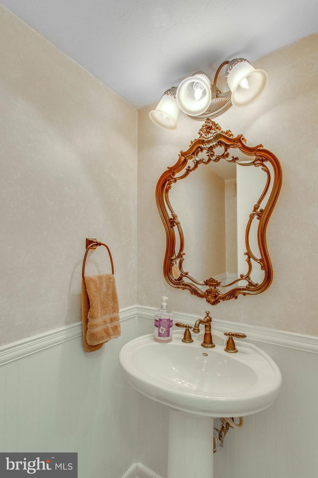 9869 Lakepointe Drive Burke, VA 22015 - Photo 9 of 30 Charming half-bath on main level
