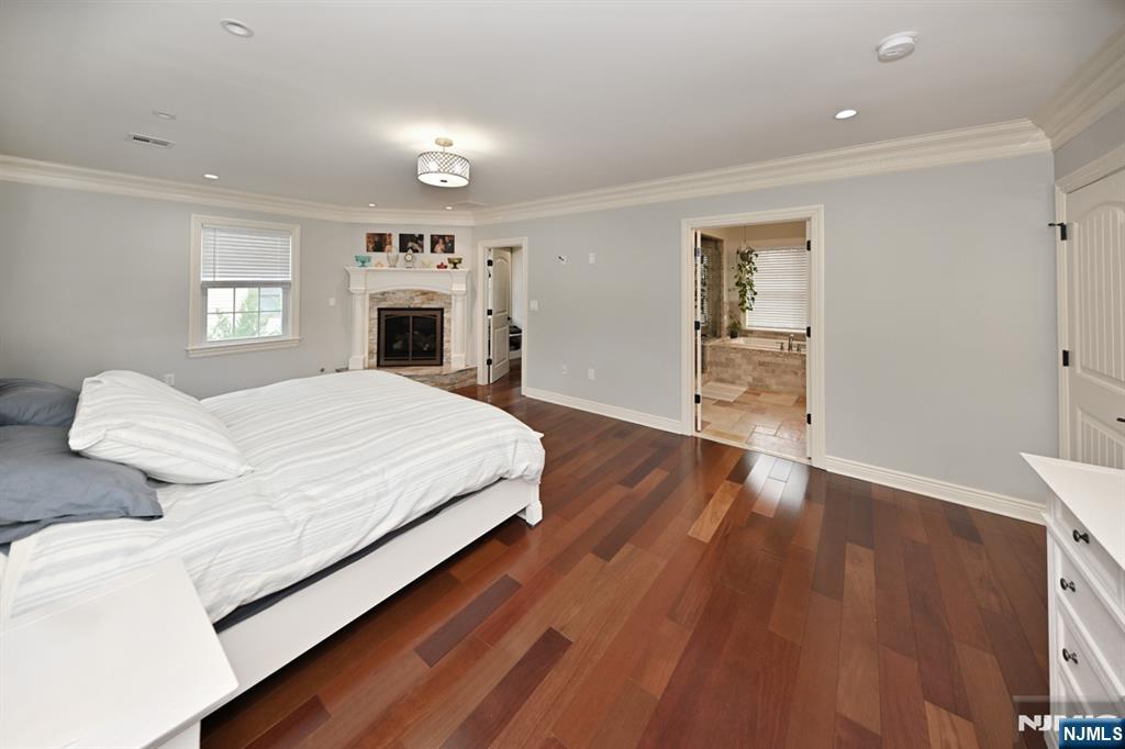 403 Summit Avenue Hackensack, NJ 07601 - Photo 13 of 36