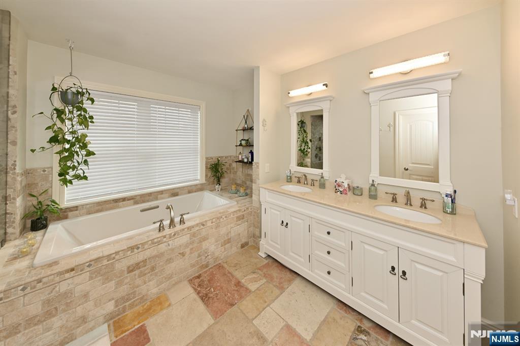 403 Summit Avenue Hackensack, NJ 07601 - Photo 15 of 36