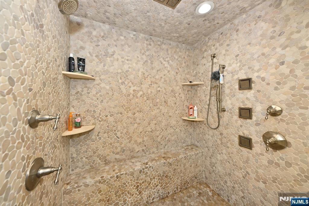 403 Summit Avenue Hackensack, NJ 07601 - Photo 16 of 36