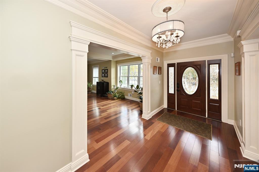 403 Summit Avenue Hackensack, NJ 07601 - Photo 3 of 36