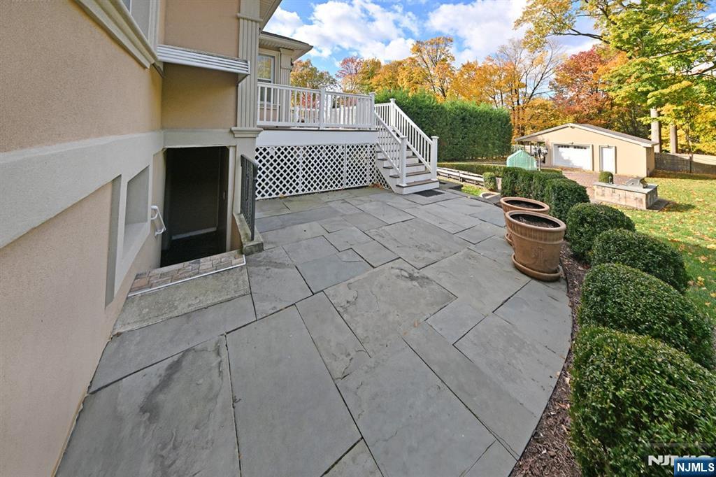 403 Summit Avenue Hackensack, NJ 07601 - Photo 33 of 36